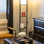 Incredible Location In Old Town 2 King Bds & Patio